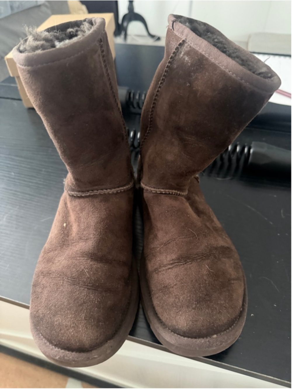 Women's UGG Classic Short Brown Winter Boots Size 6